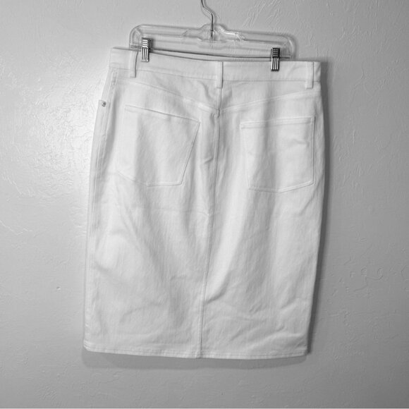 St. John Women Size 14 White Denim Midi Skirt With Gold Button Detail NEW $495 - Picture 2 of 5